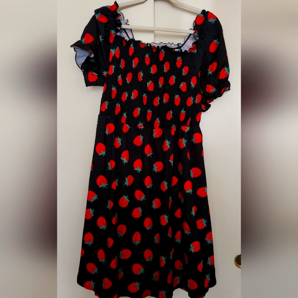 Strawberry patterned dress super cute 1x brand new.